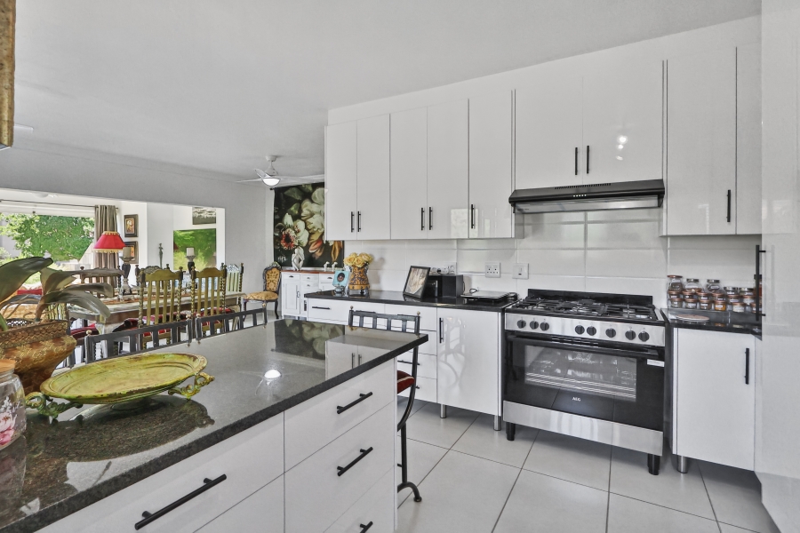 3 Bedroom Property for Sale in The Coves North West